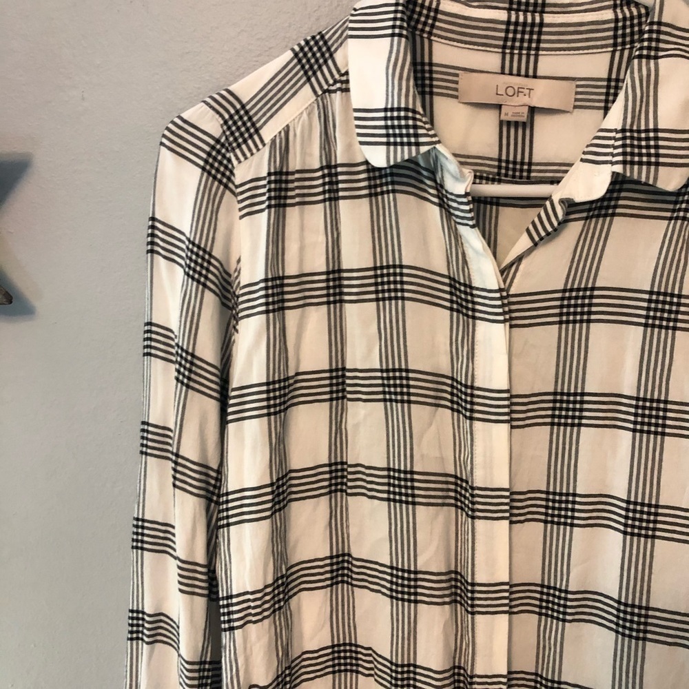 Loft Plaid Button Down Size Medium - image 3